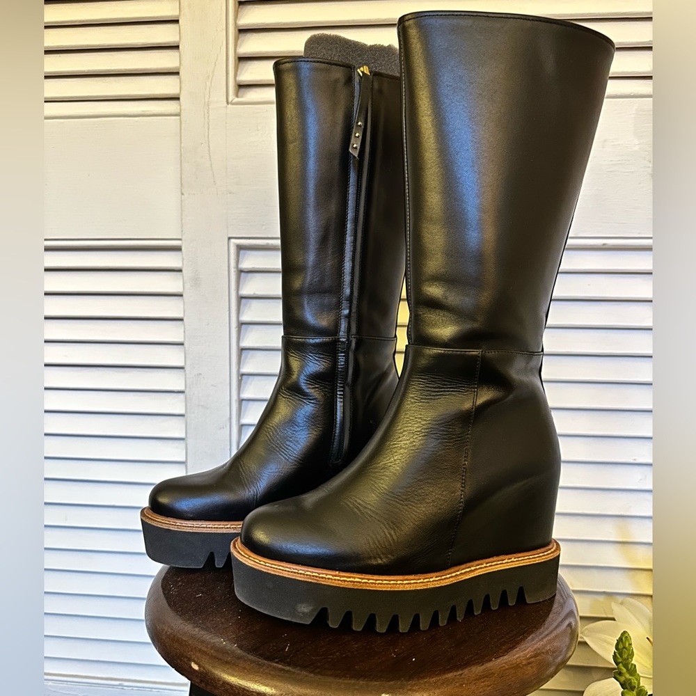 Paloma Barcelo chunky leather platform boot.